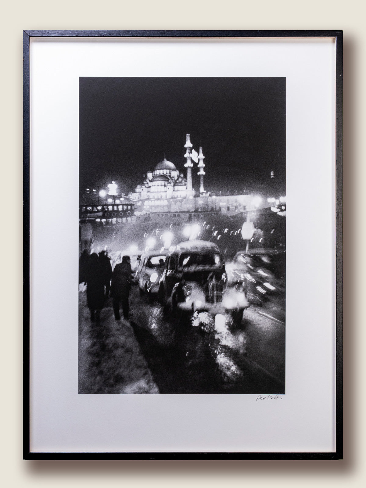 Ara Güler - Eski Galata Köprüsünde Trafik, 1956